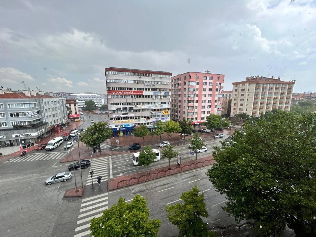 Konya'da sağanak yağış etkili oluyor! 4